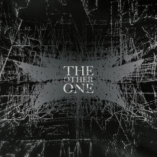 Portada del álbum The Other One de BABYMETAL 2023, con estética oscura e introspectiva muy diferente a los álbumes anteriores